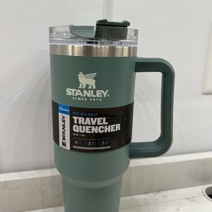 Stanley 40z tumbler color: shale